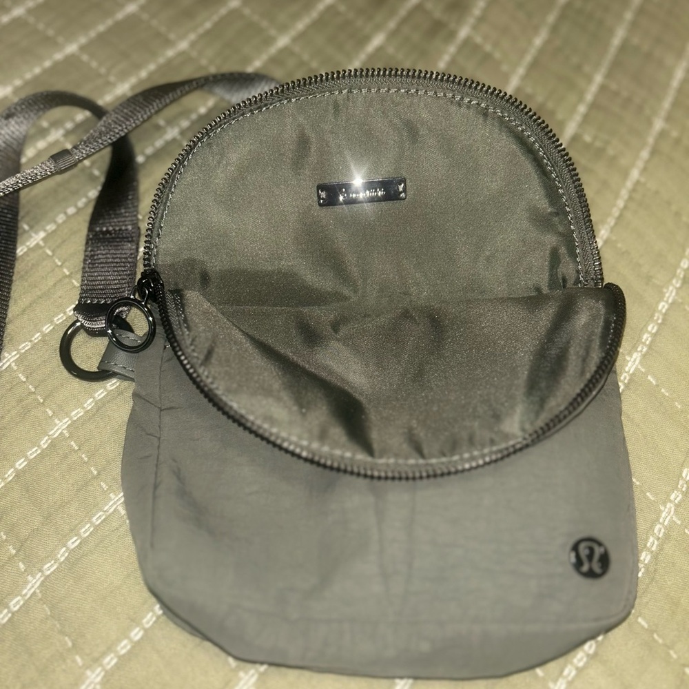 lululemon athletica Olive Green Adjustable Belt Bag